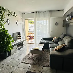 Entero Cerca De La Playa Apartamento